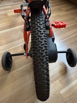 Dětské kolo + stabilizační kolečka + helma - 5