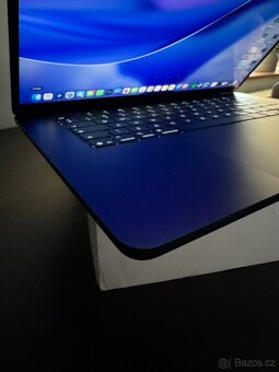 MacBook Air 15 M4 2025 temně inkoustový - 5