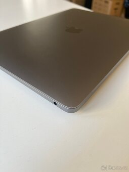 MacBook Air 13'' - M1 / 8 GB RAM / 256 GB - 5