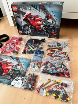 LEGO® Technic 42107 Ducati Panigale V4 R - 5
