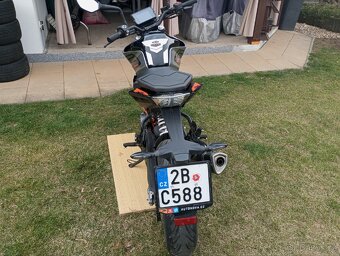 Moto - 5