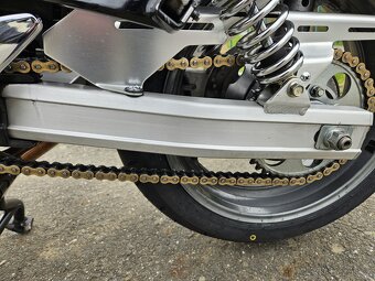 Suzuki GSX 750 Inazuma - 5