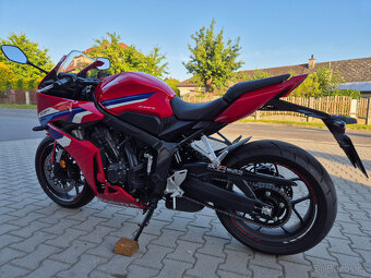 Prodám Honda CBR 650R E-clutch, r. v. 2024, ABS, TC, záruka - 5