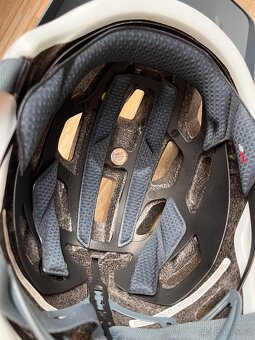 Helma Giro - 5
