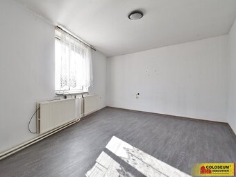 Komňa, RD 5+2, terasa, sklepy, garáž - rodinný dům - 5