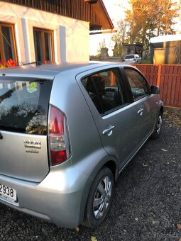 Daihatsu sirion lpg rv. 2008 - 5