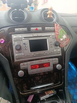 Prodám Ford Mondeo mk4 Ghia - 5