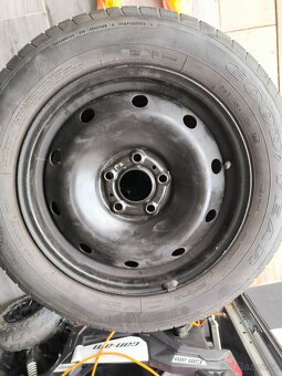 5x114,3 plechové disky s letními pneu - 5