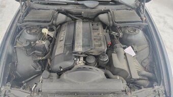 BMW E39 528i - 5