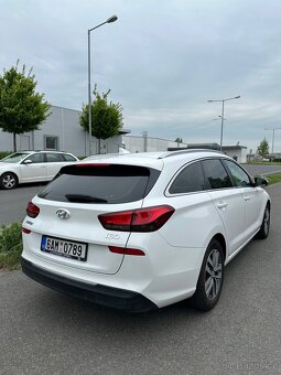 TOP - Hyundai i30 Combi 1.6 CRDI - SERVIS - 5