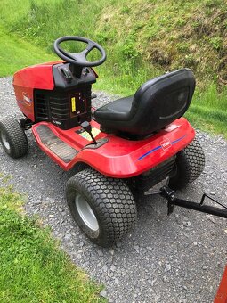 Zahradní traktor Toro s kárkou - 5