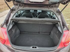 Peugeot 208 1,0VTI 50 Kw Rok: 2013 - 5