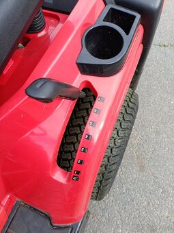 Traktor sekačka na trávu XDC 140 - 5