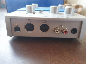 Tascam US-122 - 5