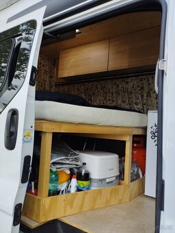 Obytná dodávka Nissan Primastar 2,5 dci - 5