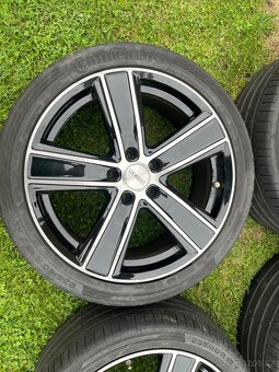 ALU kola DEZENT 5x112 pneu 235/40 R18 - 5