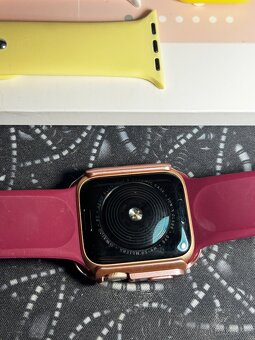 Apple Watch SE 40mm – zlaté (GPS) - 5
