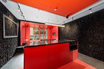 Netradiční byt s nádechem extravagance- Praha 4 - 5