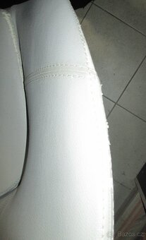 Jídelní masivní židlička do kuchyně - 5