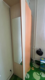 Šatní skříň s policemi - 5