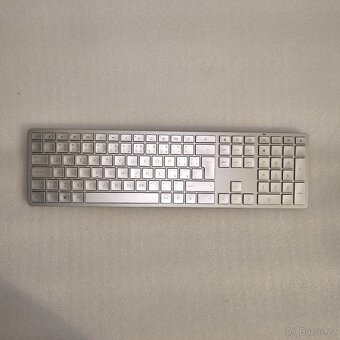 Bezdrátová klávesnice HP 970 programmable CZ podsvícená - 5