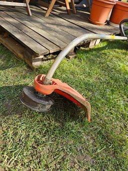 Prodám strunovou sekačku Oleo-mac - 5