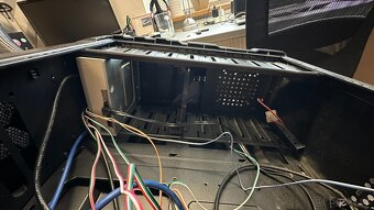 PC bedna EVOLVEO S136 s 2 ventilátory - 5