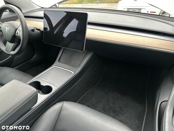 Tesla 3 Long Range  Faceliftová verze  03.2021 - 5