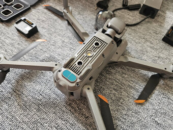 Dron DJI Air 2S Fly More Combo - 5