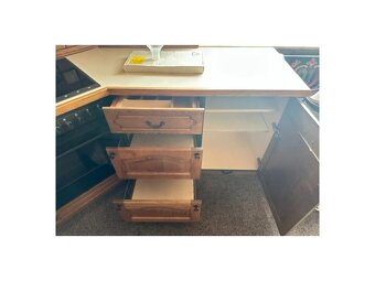 Dubová rustikální kuchyňská linka včetně spotřebičů,5045 - 5