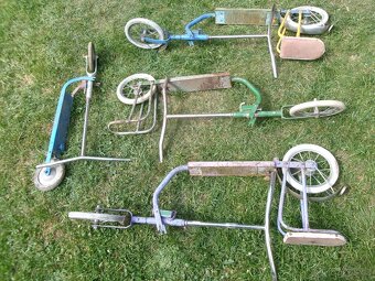 prodám čtyřkolová dětská kára, stará dětská šlapací tříkolka - 5
