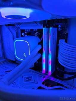 Herní PC AM5/Ryzen 7800X3D/RX9070XT/32GB RAM/2TB NVMe - 5