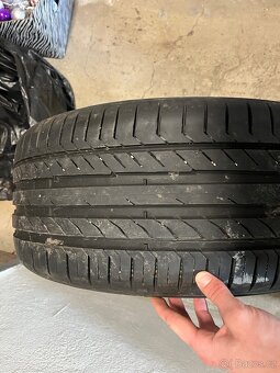 235/40R18 - 5