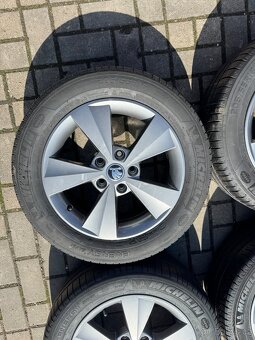 ORIGINÁL Alu Škoda Velorum R16, 5x112 - TOP STAV, LETNÍ PNEU - 5