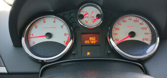 Poeugeot 207 1.4 benzín 70kw, 2011,najeto 105 000km SPORTIUM - 5