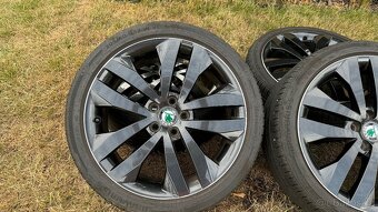 Originál letní alu Škoda Fabia 2 RS 205/40/17 - top stav - 5
