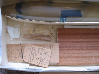 letadlo TRENÉR stavebnice od MODELA - 5