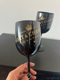 Moet černe sklenicky - 5