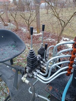 Nakladač UNHZ 500 - 5