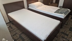 Prodej dřevěných postelí 200 x 90 cm s matrací, celkem 62 k - 5