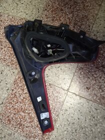 Pravé zadní světlo Volvo V40 - 5