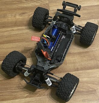 Traxxas Rustler 4x4 VXL - 5