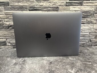 MacBook Pro 16" 2019 i7 / 16GB / 500GB / Pro 5300M - 5