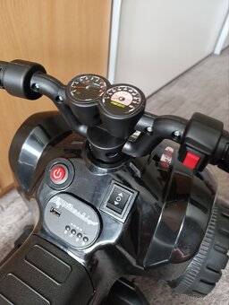 Dětská elektrická čtyřkolka - 5