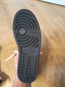 Nike Air Jordan 1 - 5