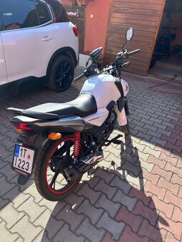 Honda CB125F bouraná - 5