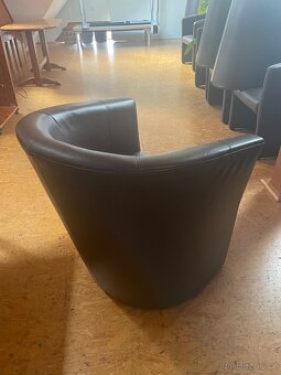 Křesla 35x stoleček 10x - 5