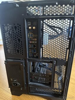 PC i9 13900 ASRock Z690 Lian Li O11 Vision Black - 5