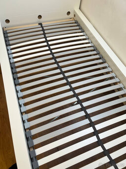 Postel Ikea Malm 90x200 s roštem a matrací - 5