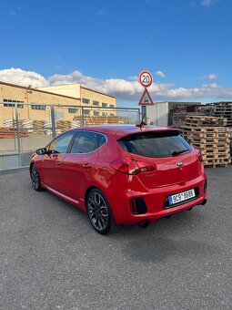 Kia Cee´d GT - 1.6 T-GDI - 170 kW - TOP STAV - - 5